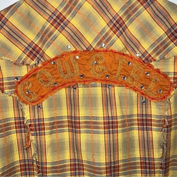 Western Cowgirl Womens Long Sleeve Plaid Shirt Size M Yellow/Red Embellished - Picture 3 of 12